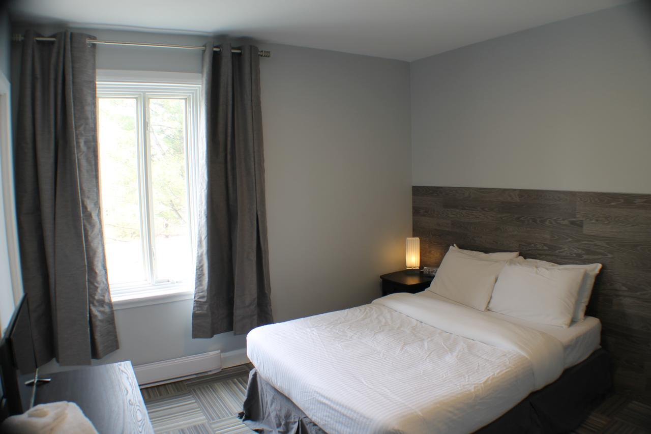 Auberge Valcartier Saint-Gabriel-De-Valcartier Exterior photo